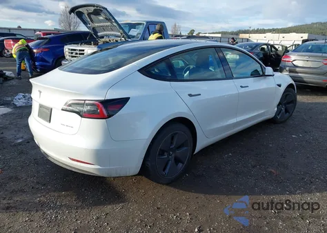 2022 Tesla Model 3 Long Range Dual Motor All-Wheel Drive z USA, uszkodzony, nr VIN 5YJ3E1EB2NF210249